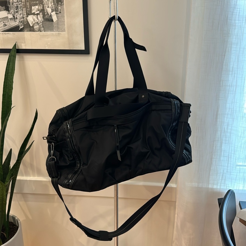 Lululemon duffel bag